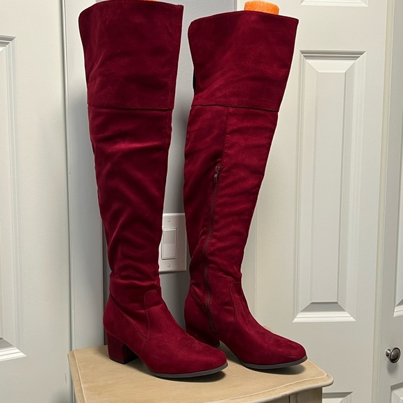 NanaMacs Over The Knee Boots - Picture 4 of 6